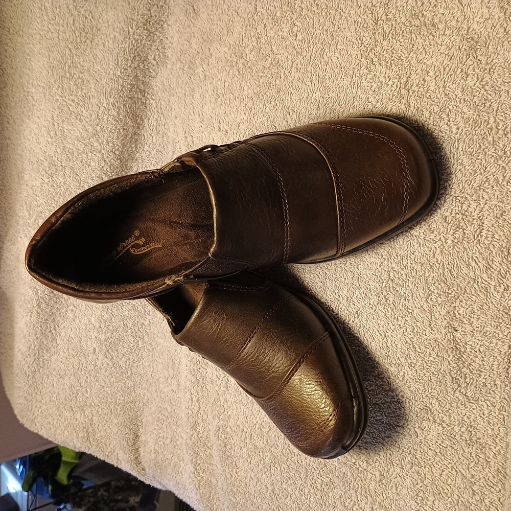 Brown Leather Slip-On Loafers with Streamlined Design